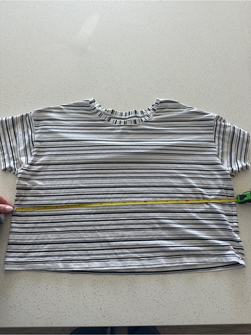 Lululemon Cates Tee 🍋 - Picture 5 of 6